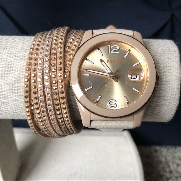 Beige, clean line Fossil watch - Picture 2 of 4